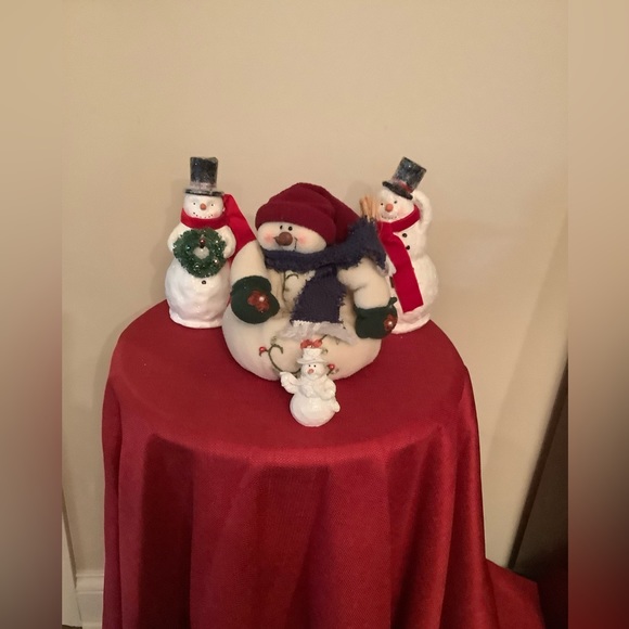 Great collection of Snowmen,3 are resin & the largest is stuffed fluffy fabric - Picture 1 of 5